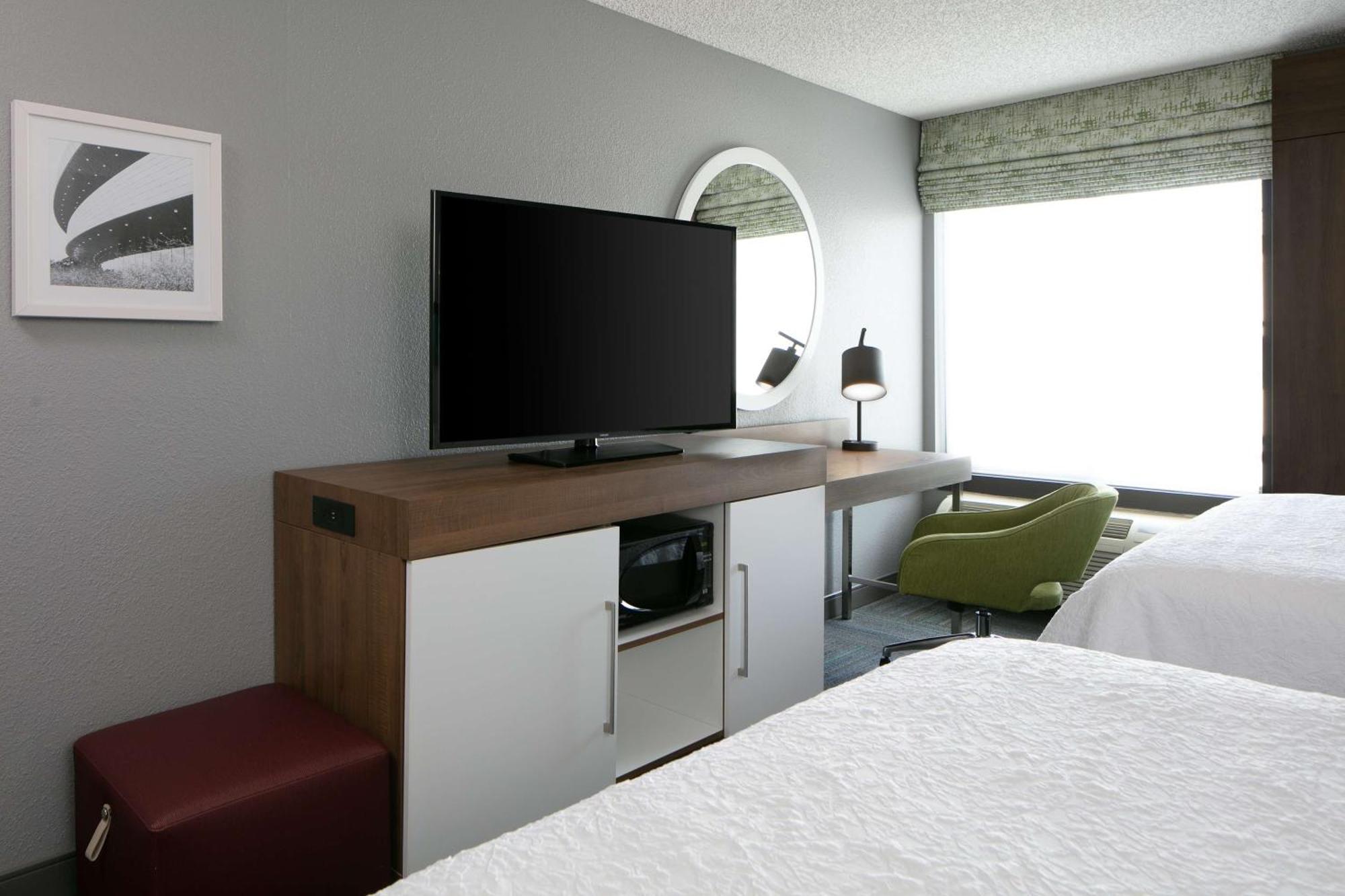 Hampton Inn Iowa City/Coralville Exterior photo